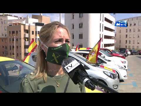 Una caravana de más de cien coches y motos moviliza Vox en protesta contra la gestión del Gobierno Sánchez en el COVID