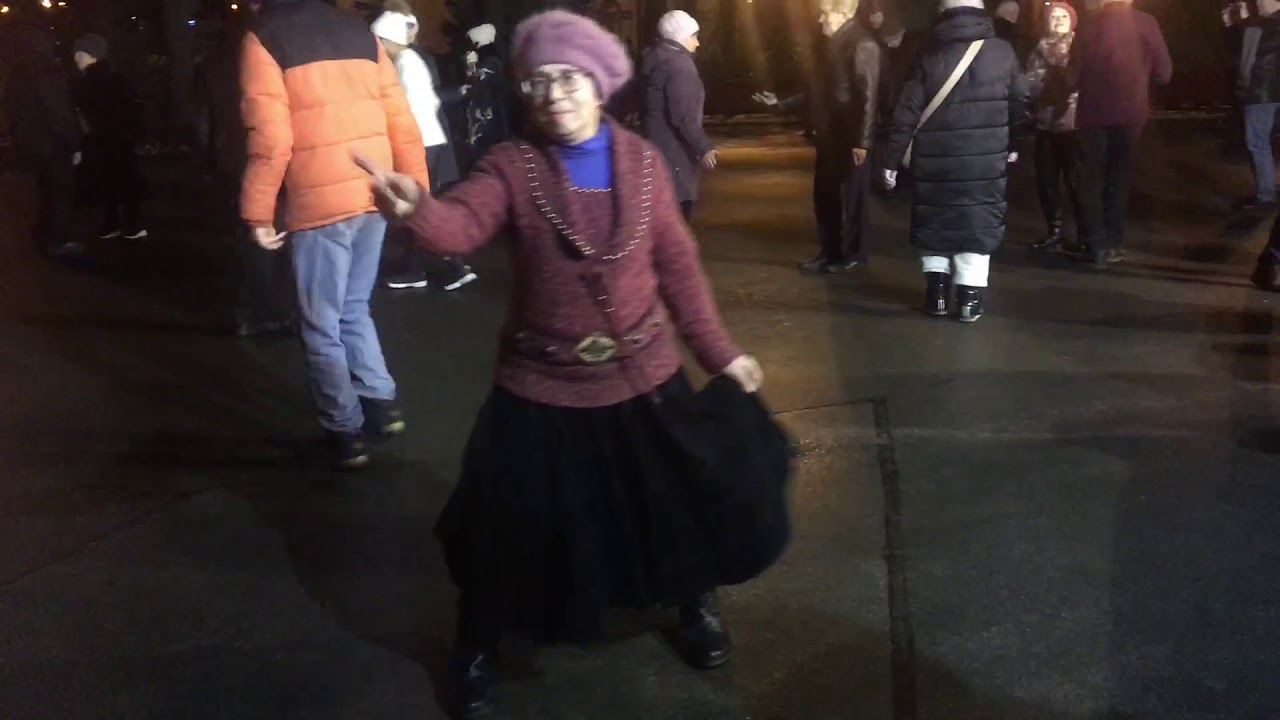 Цискаридзе ах водевиль водевиль. Ах водевиль водевиль. Ежедневно меняется мода танец. Жанна рождественская гадалка ах водевиль водевиль. Ежедневно меняется мода танец.