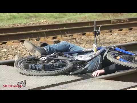 Video: Kādas ir dzelzceļa sliežu šķērsošanas briesmas pa zemes ceļiem?