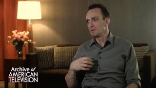 Hank Azaria discusses the character Moe on 