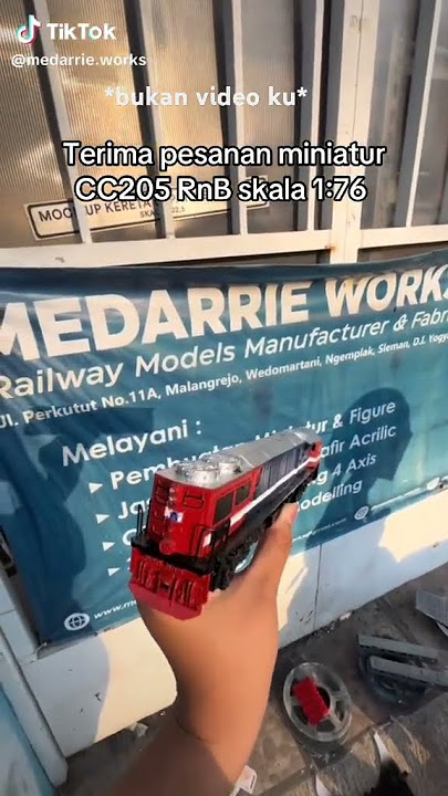 miniatur lokomotif CC 205