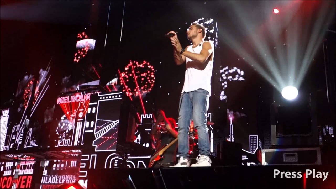 One Direction - What Makes You Beautiful (Melbourne 2013)