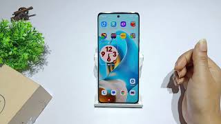 Add clock widget in Motorola edge 60 pro | Motorola edge 60 fusion me homescreen widget kaise hataye screenshot 1