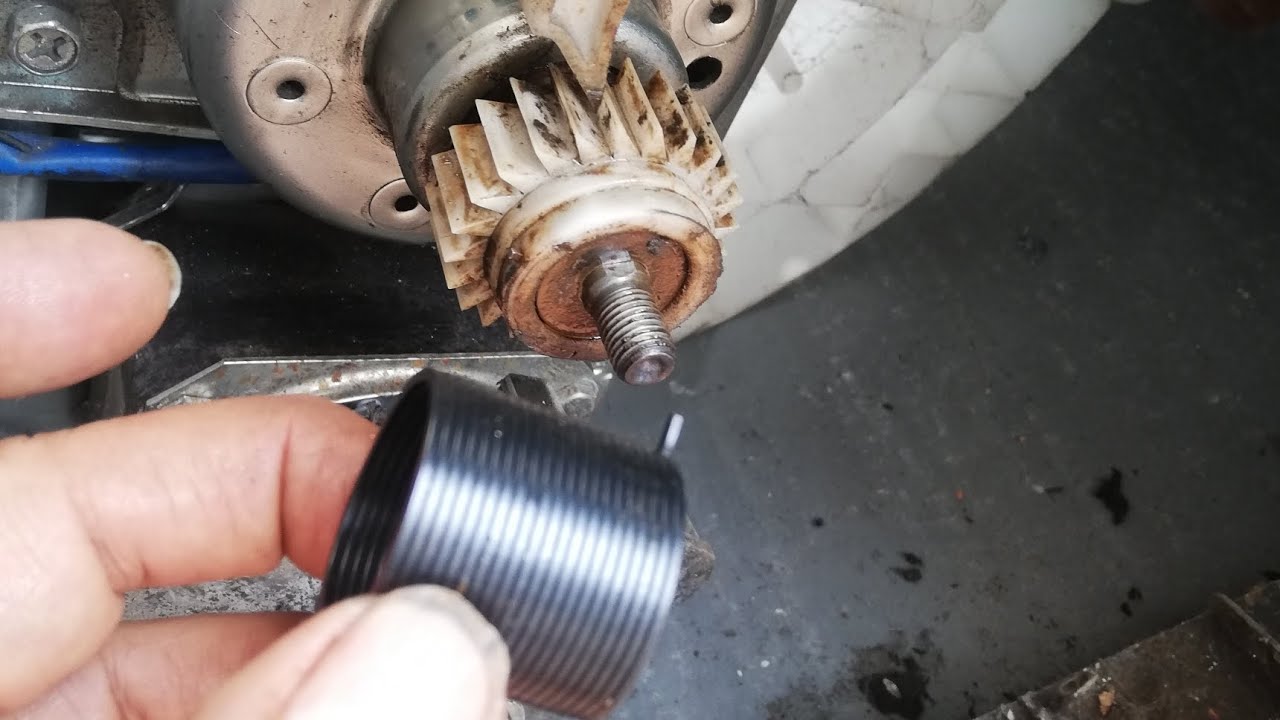 COMO CAMBIO EL RESORTE DEL PIÑÓN DE LA TRANSMISIÓN  DE UNA LAVADORA  VIDEO 1