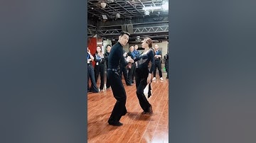 要點與技巧[3] - 吴宏博/陆婉婷：從右擊箭步到双分点地 / From Right Lunge to Throwaway Oversway