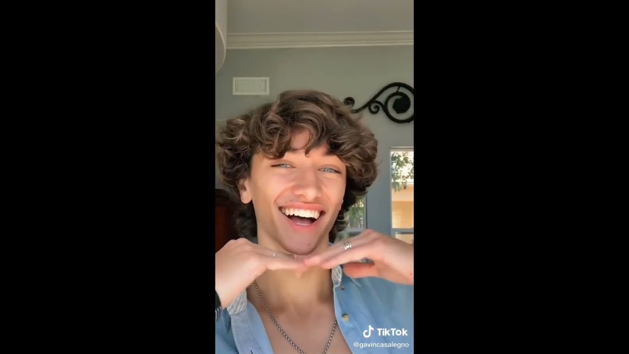 gavin casalegno being completely unhinged on tiktok for 2 minutes and 43 seconds straight