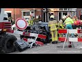 BMW crasht tegen graafmachine Apeldoornseweg Vaassen. 2 mannen gewond. ©Pim Velthuizen