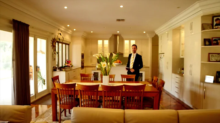 Ray White02