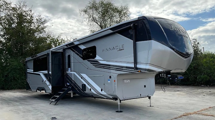 Brand New 2026 Jayco Pinnacle 38 FBRK with Full Body Paint!