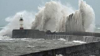 Storm Boelo BATTERS UK & Ireland! 84 MPH Winds, Huge Waves & Flooding, 2 Dead. News
