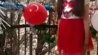 1B Sinifinin Evleri̇ndeki̇ 23 Ni̇san Ulusal Egemenli̇k Ve Çocuk Bayrn 100.Yili Hazirliklari