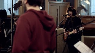 Daughter - 'Shallows' (Live @ Air Studios)