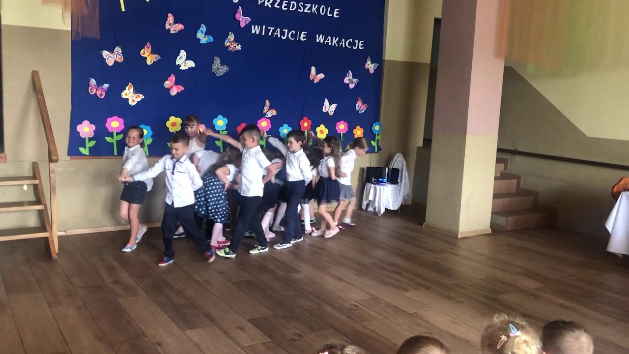 Polonez w wykonaniu 6latkow