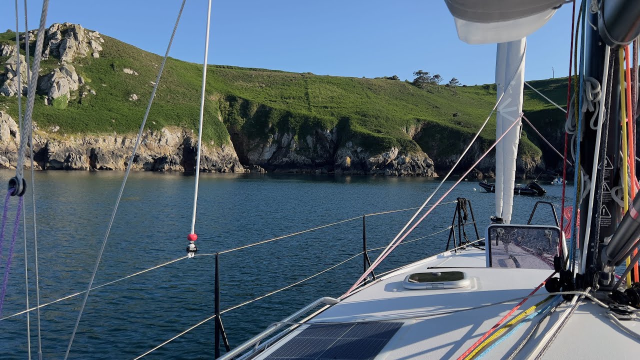 ⁣Solo Sailing - Jibe the spinnaker JPK 39 FC