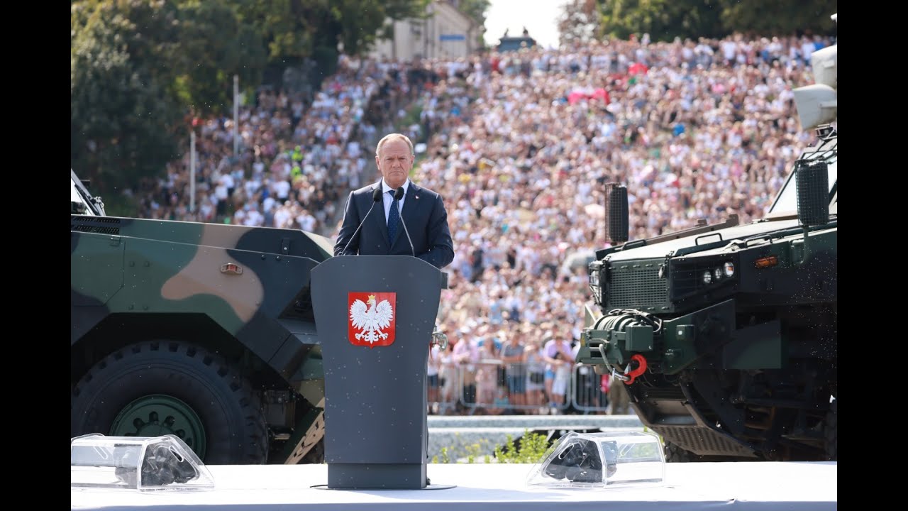 Udział premiera Donalda Tuska w uroczystościach z okazji Święta Wojska Polskiego.