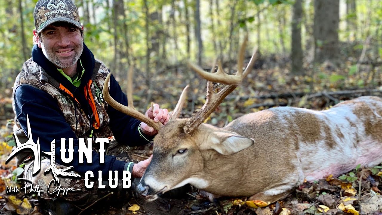 Grunting in an Eastern Shore Piebald Buck Big Maryland Buck in Rut