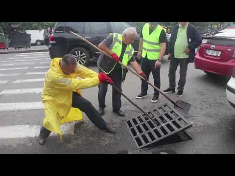 გახსნილია და რეგულარულად იწმინდება ზღვაში გამსვლელი ყველა სანიაღვრე არხი - ბათუმის მერია