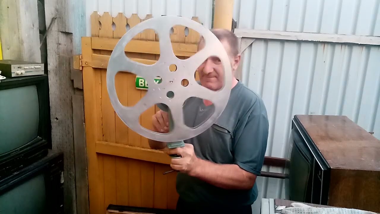 Включаю телевизоры ссср после 30 летниго простоя.