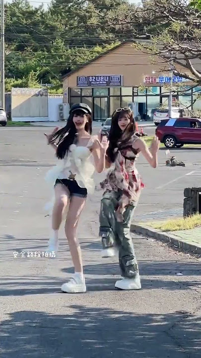 Its a cool dance again Stuck people jump at a fast pace#BOSS老板摇#A2奥美#BOSS Jump Rope March