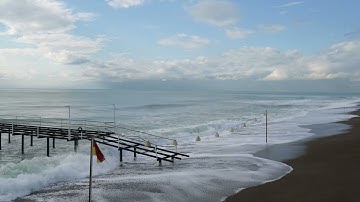 4K Extreme Sturmflut - Hurricane - Video auf Entspannung - Wellen 🌊 - Brücke geht kaputt