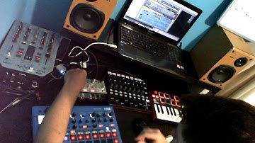 Live Jam #16 Electribe 2, Volca Bass, Reason, Akia midi controllers (Ambient/Chill)