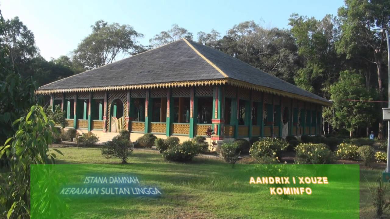 Hasil gambar untuk istana damnah kesultanan lingga riau