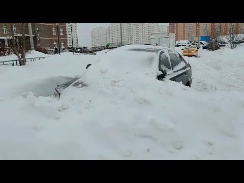 видео: Пермский край и Урал засыпало снегом. Автомобилисты меняют летнюю резину на зимнюю