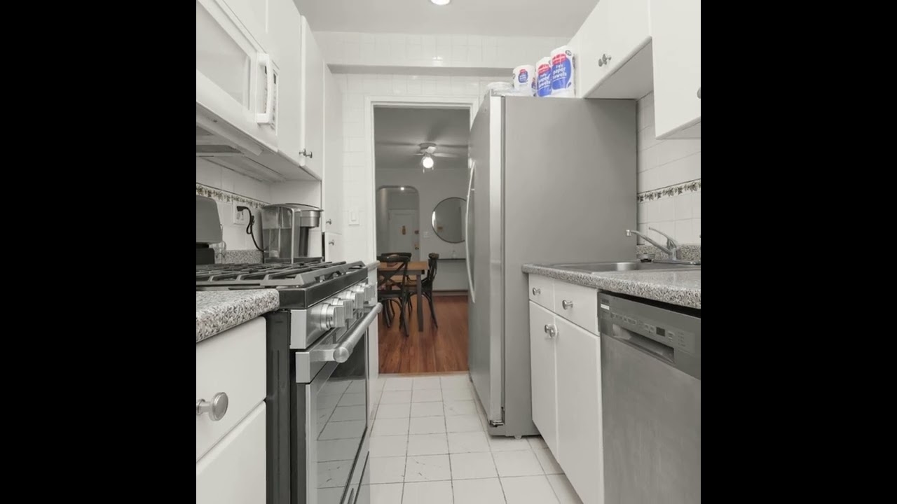 This Weekends' Open House (920 Pelhamdale Avenue, B1A)