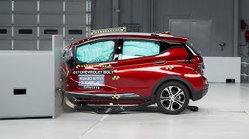 2017 Chevrolet Bolt driver-side small overlap IIHS crash test