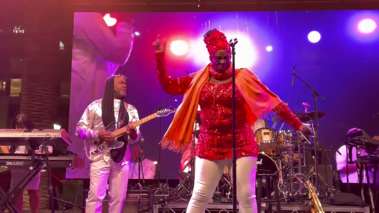 - Loose Ends - live in Los Angeles    Black history celebration at Pershing Square