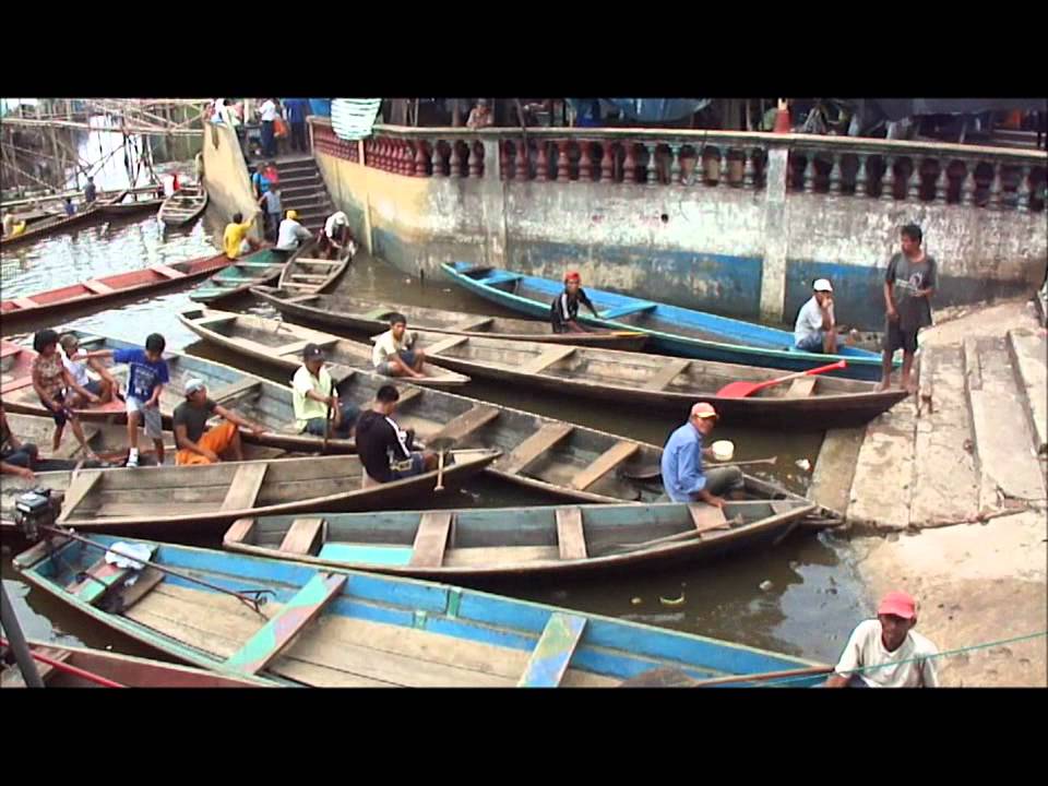 Iquitos - Mercado Belen y Casas Flotantes (Peru) - Video Documental