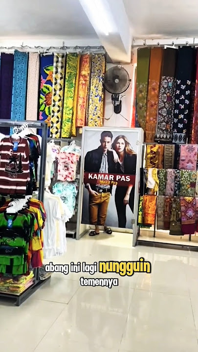 Ketika Nungguin Teman Nyoba Baju di Toko Pakaian
