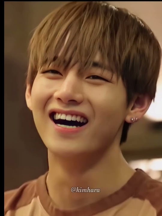 But his boxy smile 😌 #taehyung #tae #bts #shorts