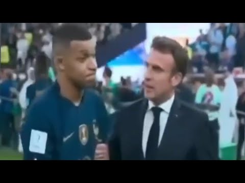 شاهد الرئيس الفرنسي ماكرو يواسي اللاعب مبابي بعد هزيمة فرنسا في نهائي كأس العالم قطر 