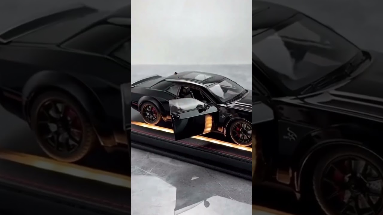 Dodge Challenger srt Diecast Model Car. 
