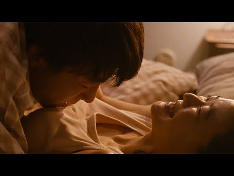 蒼井優と高橋一生、ベッドで見つめ合いキス…　映画「ロマンスドール」で初夫婦役　特報公開