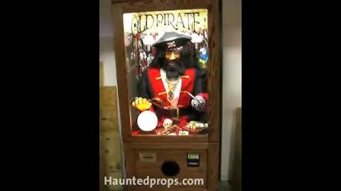 HAUNTEDPROPS.COM OLD PIRATE FORTUNE TELLER MACHINE
