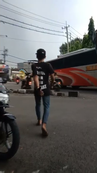 story bus mira vs akas jam sore. #busmania #shorts #busjawatimuran #busmira