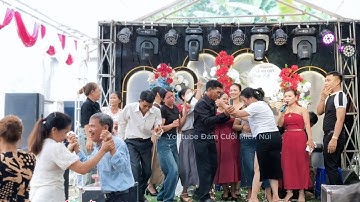 Mọi người hát nhảy rất sôi động ở đám cưới xóm Cà Tu - Hà Bắc