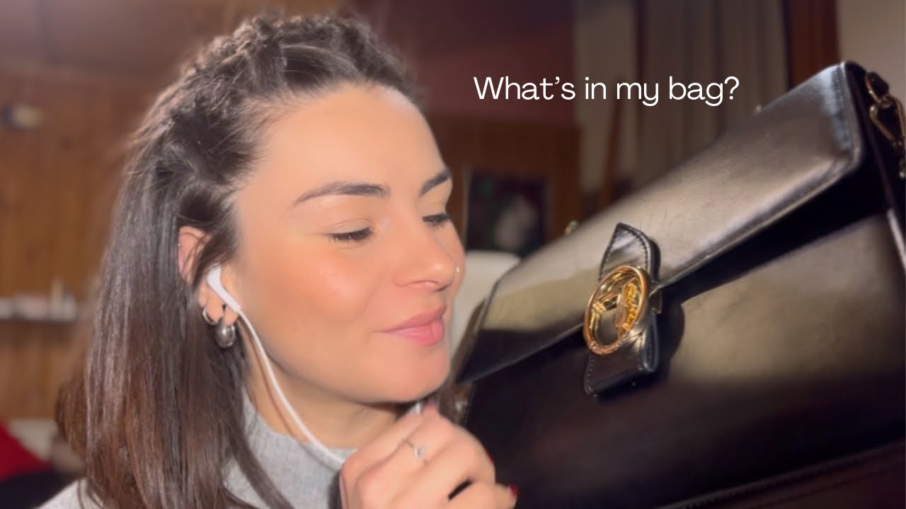 ASMR ita | What’s in my bag? 👜 Whispering e triggers