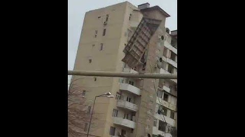 Ураган сметает крыши #shorts