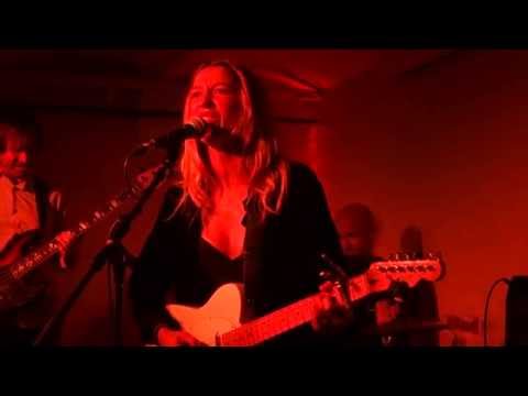 Just Can't Stay Video