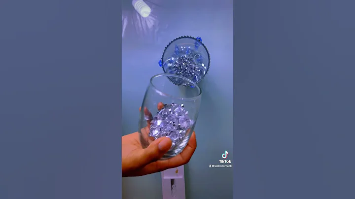 WINTER WONDERLAND CENTERPIECE IDEA #diy #dollartree #dollartreediy #christmasdiy #diycenterpiece