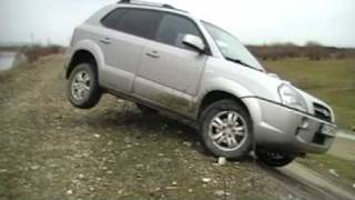 hyundai tucson up and down the dam