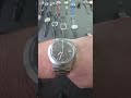 Omega Genève Chronostop — вінтажний годинник із мінімалістичним циферблатом та функцією хронографа.