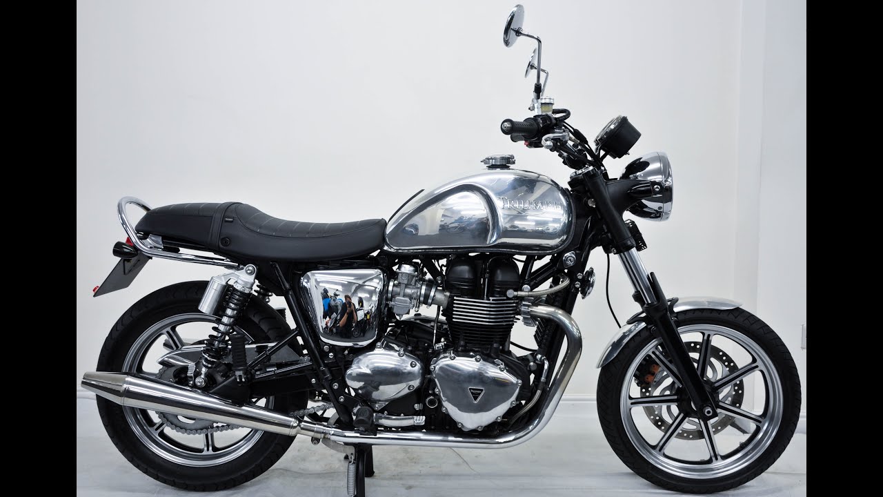 Triumph Bonneville 865 SE 2011 Black - YouTube
