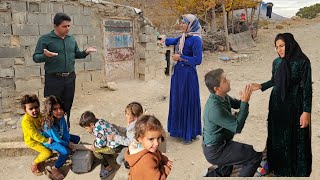 Download Lagu When the officer knelt, begging for the dowry to be forgiven… but a chicken exposed everything! MP3