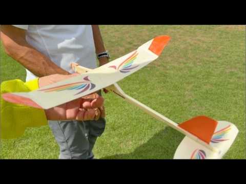 自作63gハンドランチグライダー初飛行 - YouTube