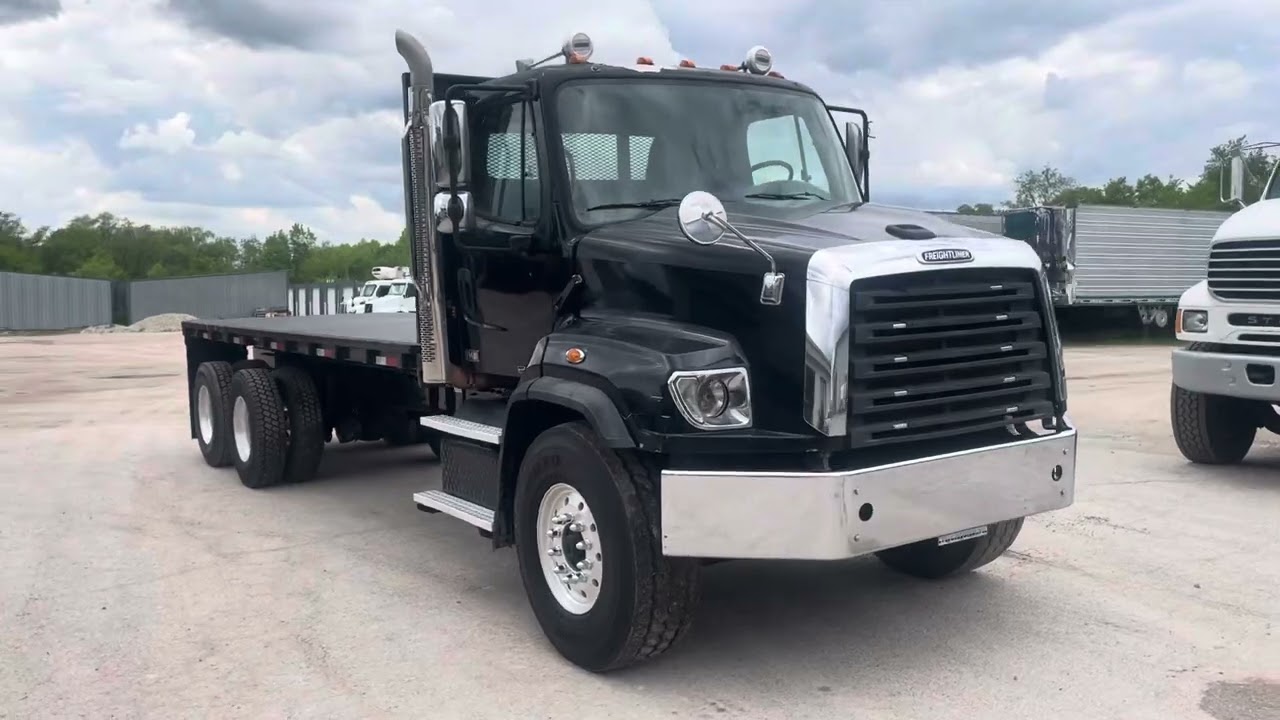 2015 Freightliner Flatbed Truck