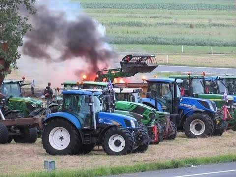 Bauernprotest in Den Haag NL , Panzersperren aufgebaut  , 29.6.2023